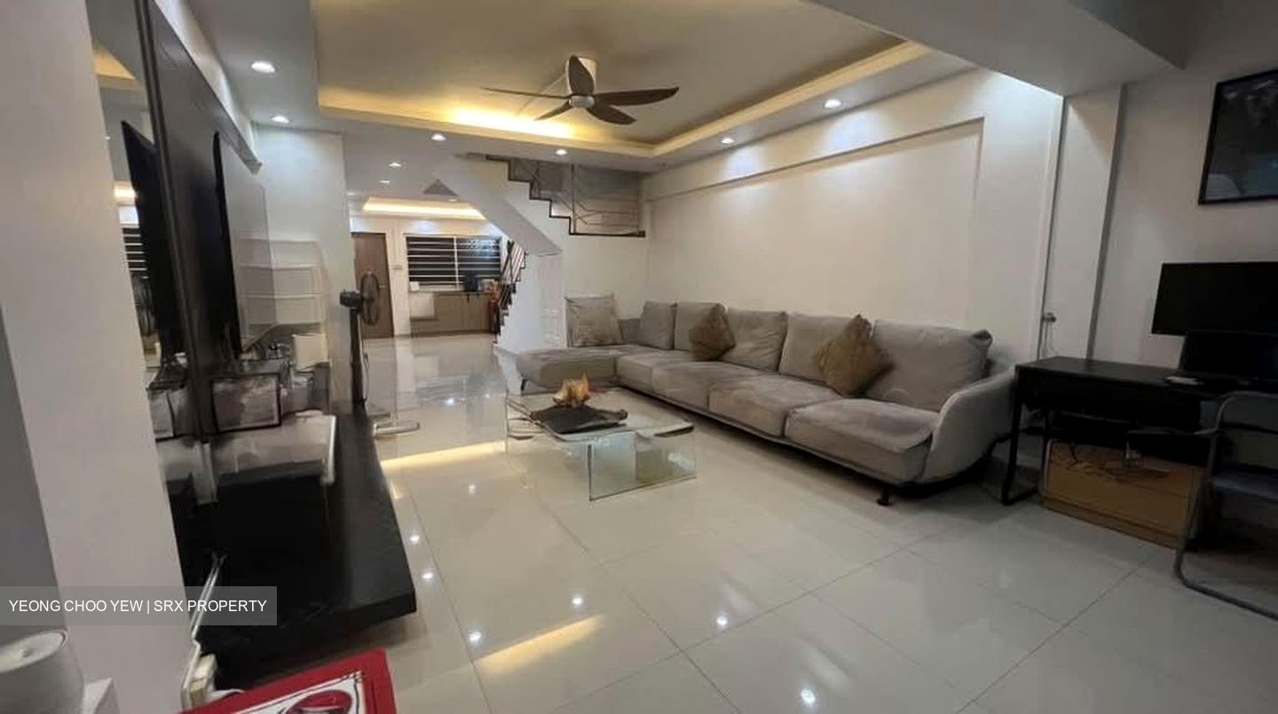 Blk 906 Jurong West Street 91 (Jurong West), HDB Executive #558020091